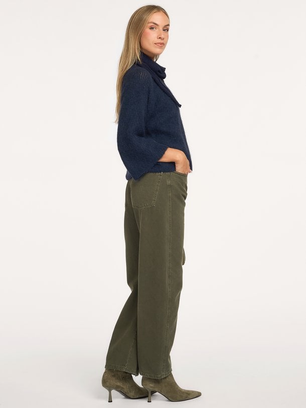Dali, mid waist barrel fit jeans