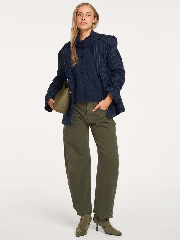 Dali, mid waist barrel fit jeans