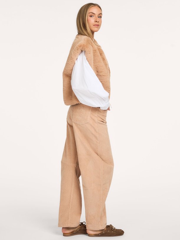 sleeveless fluffy vest Fake fur gilet
