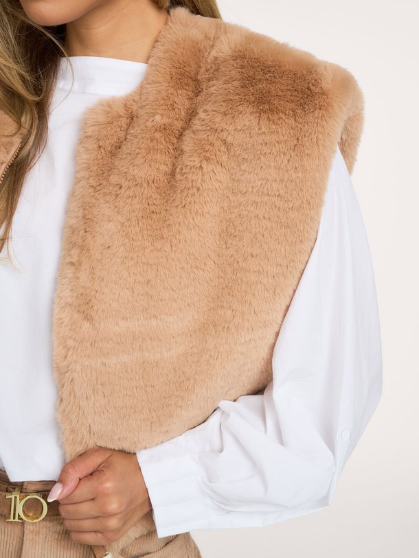 sleeveless fluffy vest Fake fur gilet