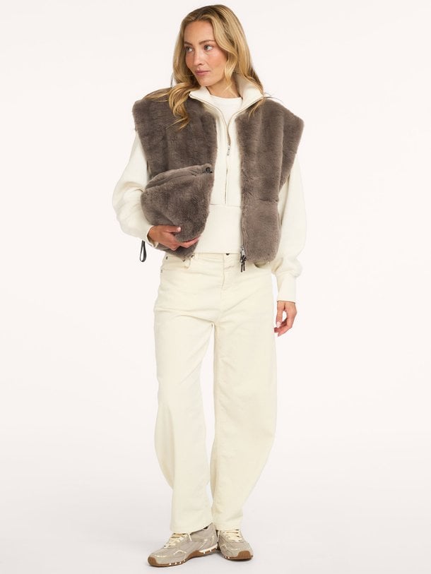 sleeveless fluffy vest Fake fur gilet