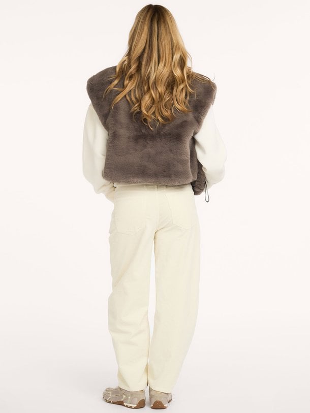 sleeveless fluffy vest Fake fur gilet