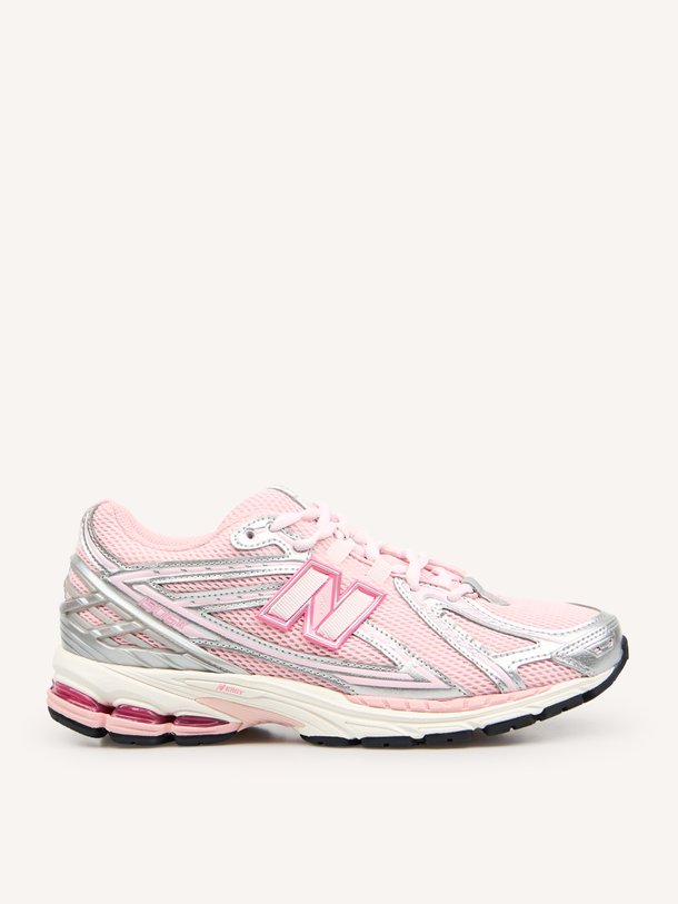 U1906, mesh sneakers