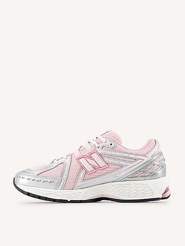 U1906, mesh sneakers