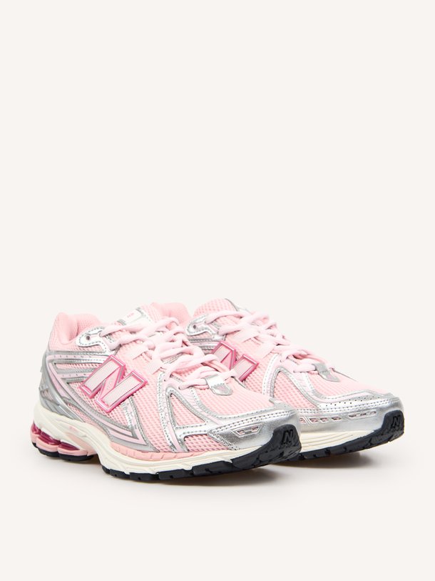 U1906, mesh sneakers