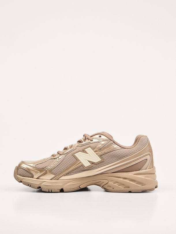 U740, mesh metallic sneakers