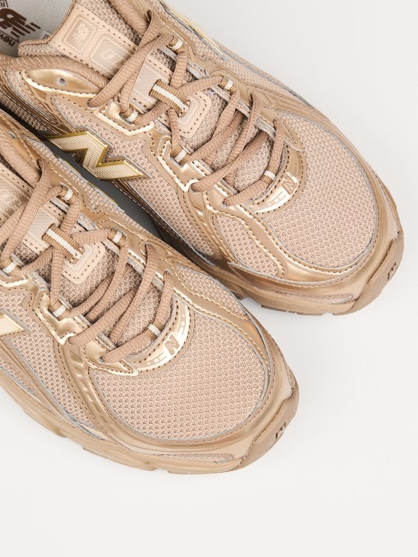 U740, mesh metallic sneakers