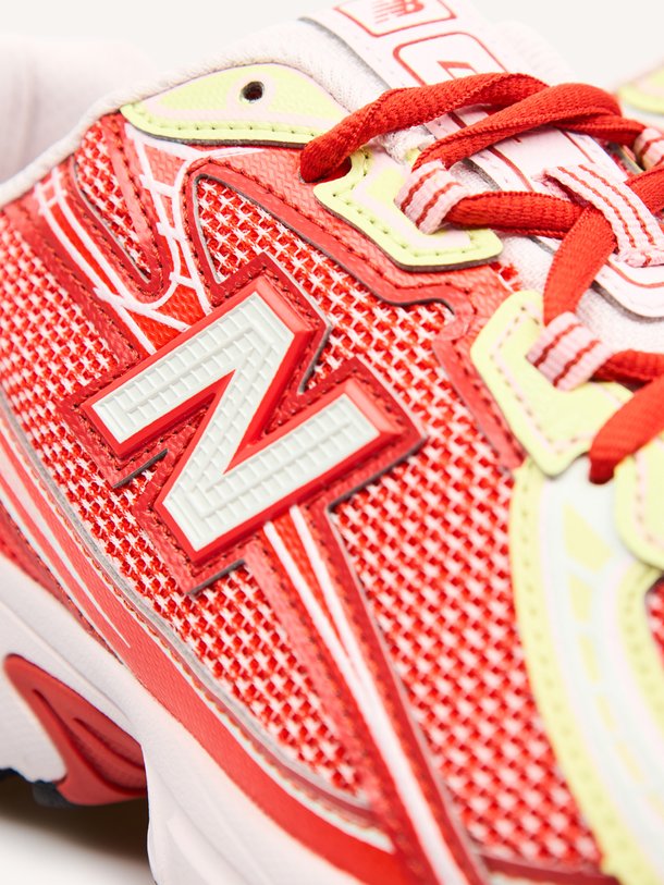U7402XX U7402, mesh sneakers