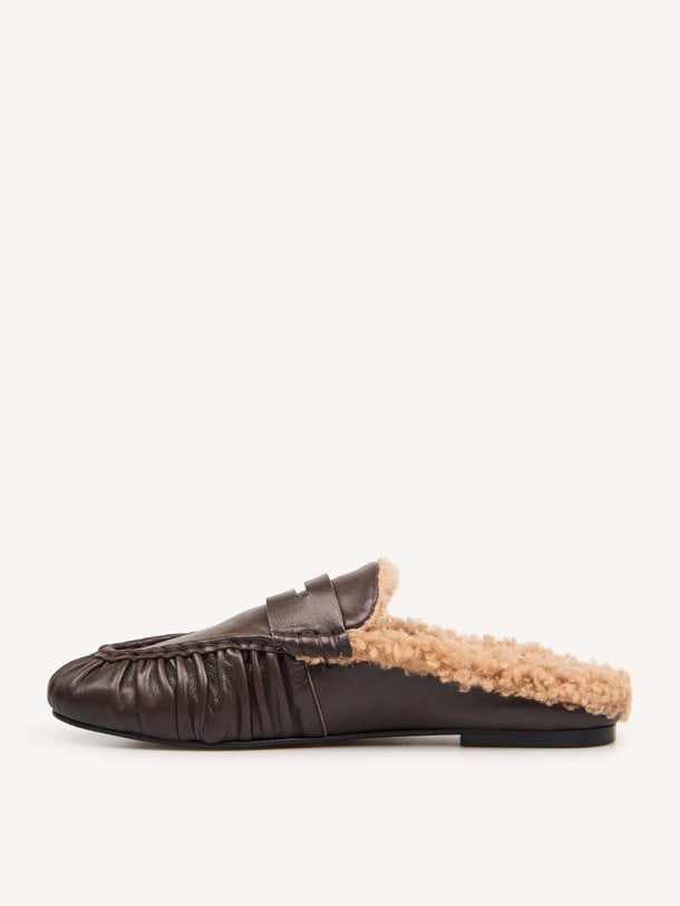 Toral PIPER WINTER online kopen | Orangebag Ontdek de Toral PIPER WINTER: een stijlvolle donkerbruine leren loafer met een heerlijk warme voering. Perfect voor een modieuze winterlook bij Orangebag.