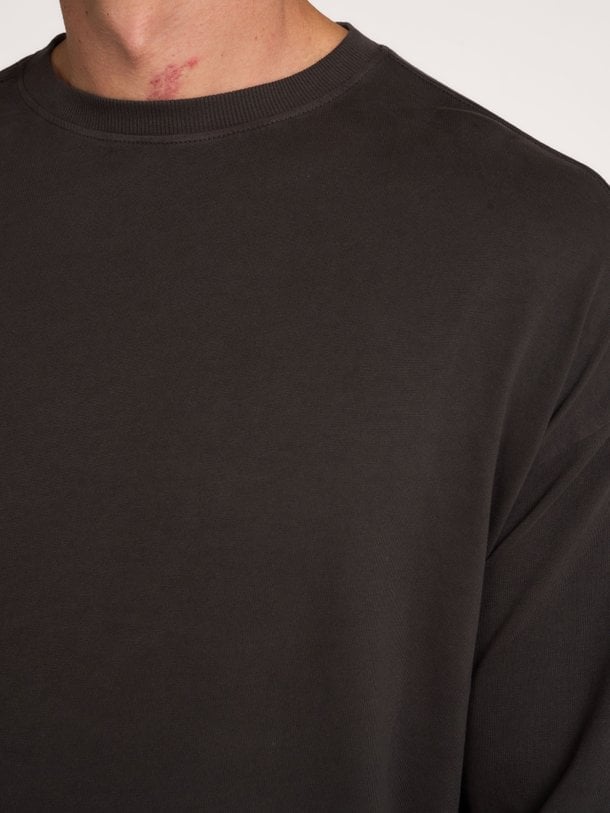 Drykorn 520005 online kopen | Orangebag Ontdek de veelzijdige Drykorn 520005 longsleeve in tijdloos zwart. Een onmisbare basic met een relaxte pasvorm voor een moeiteloze, stijlvolle look.