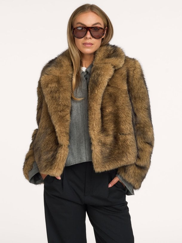 150302 Adwell, fake fur jas
