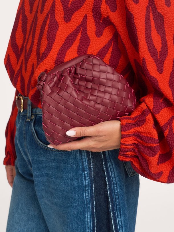 Dumpling, gevlochten crossbody tas