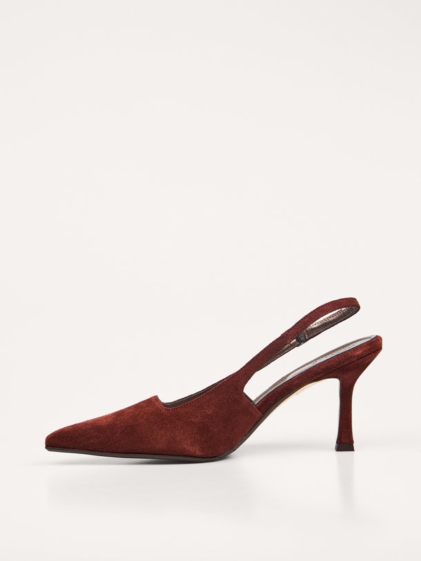 A Little More, suède slingbacks