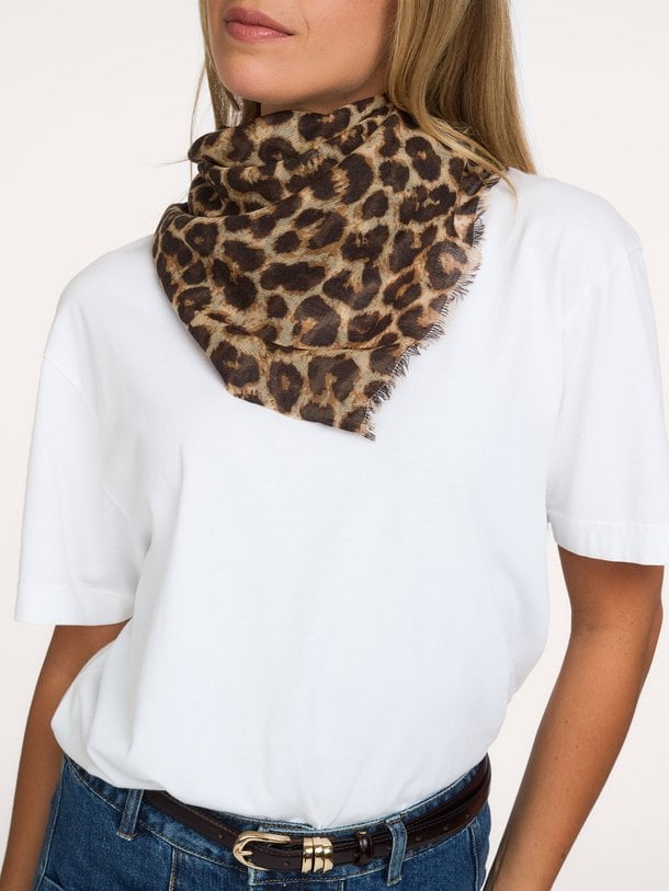 Leony Woo Scarf Leony, wollen leopard sjaal