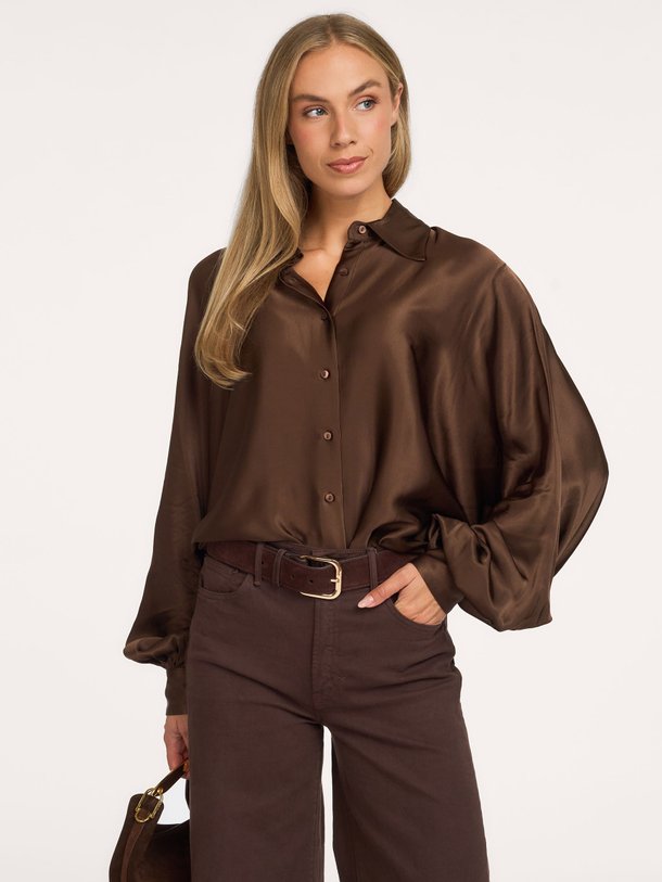 Blouse Antonia Shiny Brown Antonia, viscosemix glanzende blouse