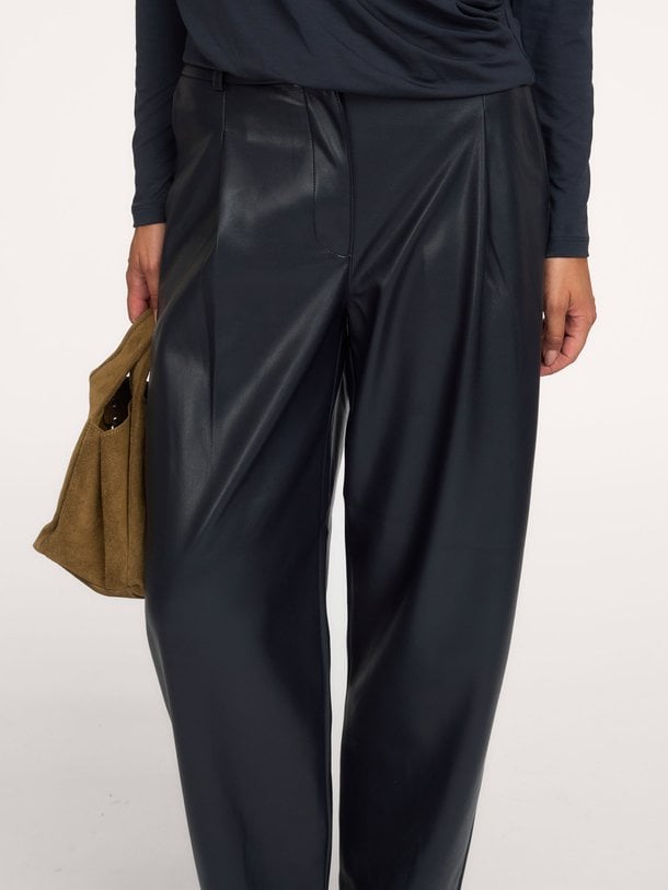 Minora, leatherlook barrel broek