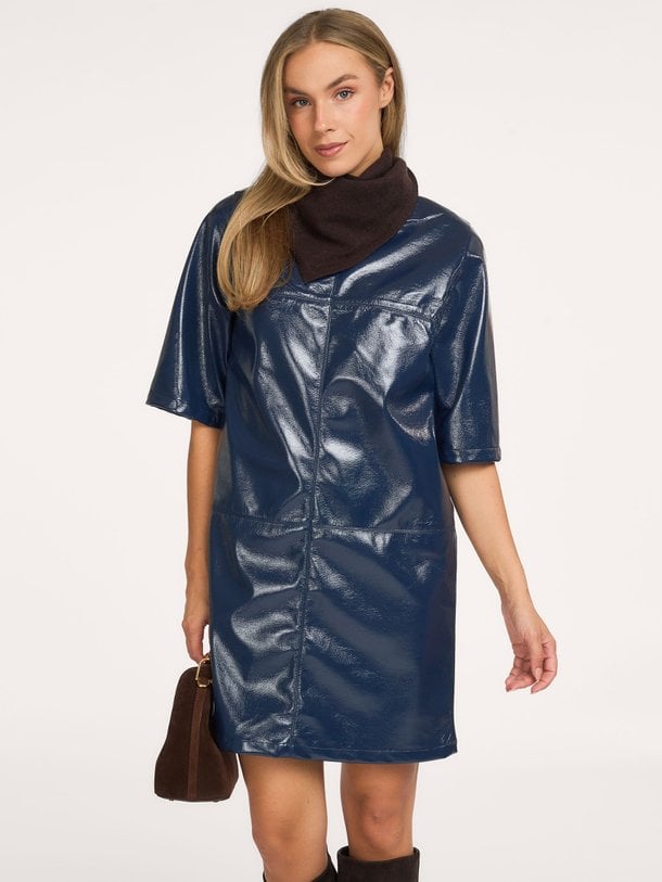 Jorun, leatherlook jurk