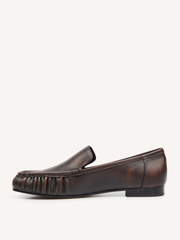 657Z24VK-I26 Lysa, lederen loafers