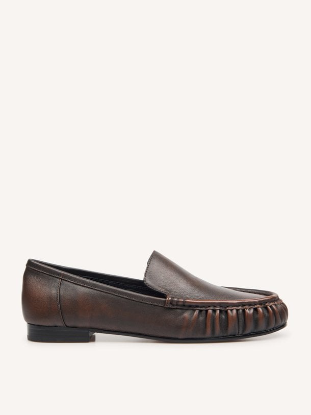 657Z24VK-I26 Lysa, lederen loafers