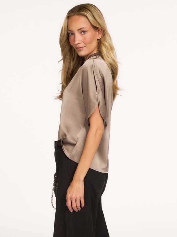 Anelle Heavy Sateen Blouse Anelle, geweven satijnen top
