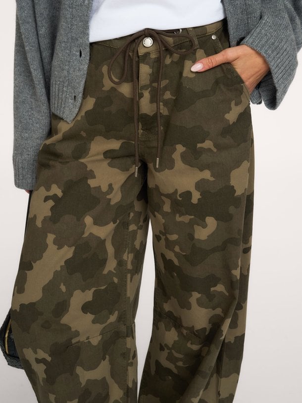 Pant Camouflage MWFro Fro, high waist barrel fit jeans