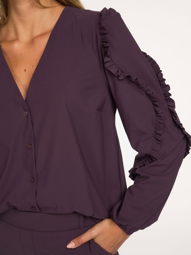 Ingrid ruffle blouse Ingrid, medium travel jersey blouse