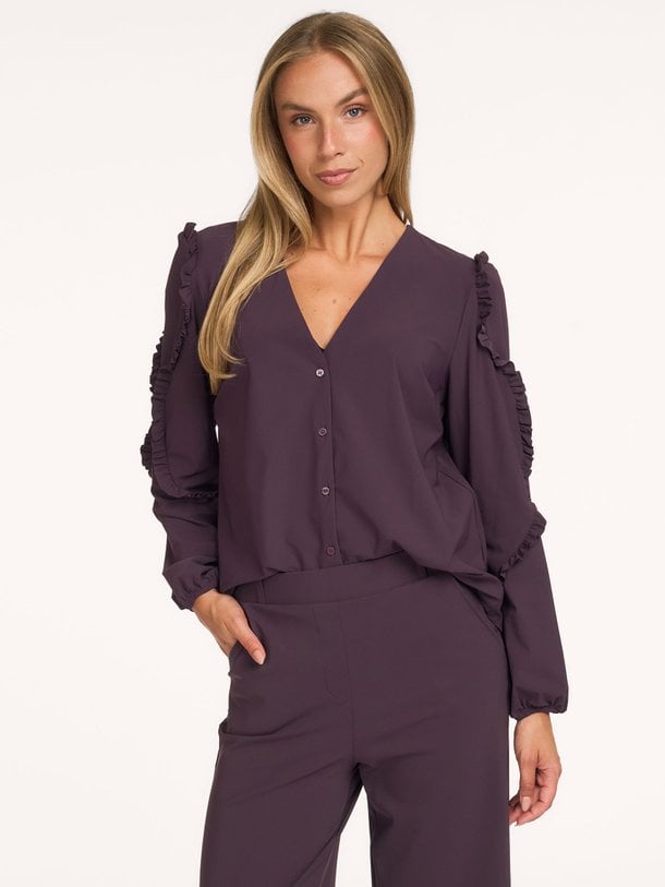 Ingrid ruffle blouse Ingrid, medium travel jersey blouse