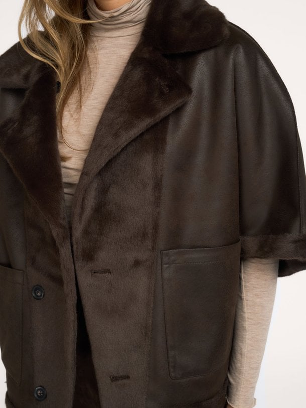 02-009089-610 Fake fur reversible jas
