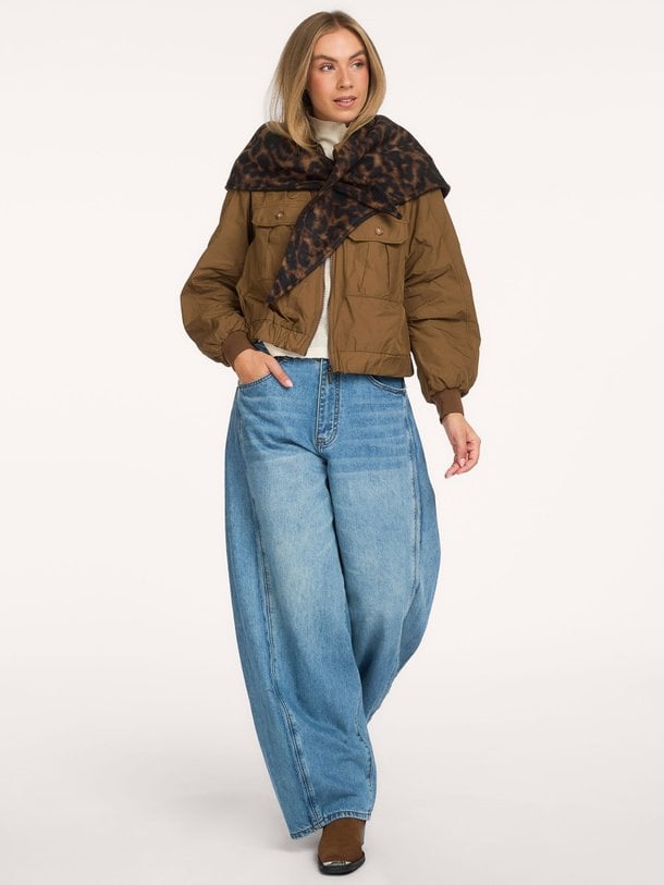 03-501063-610 Geweven leopard sjaal