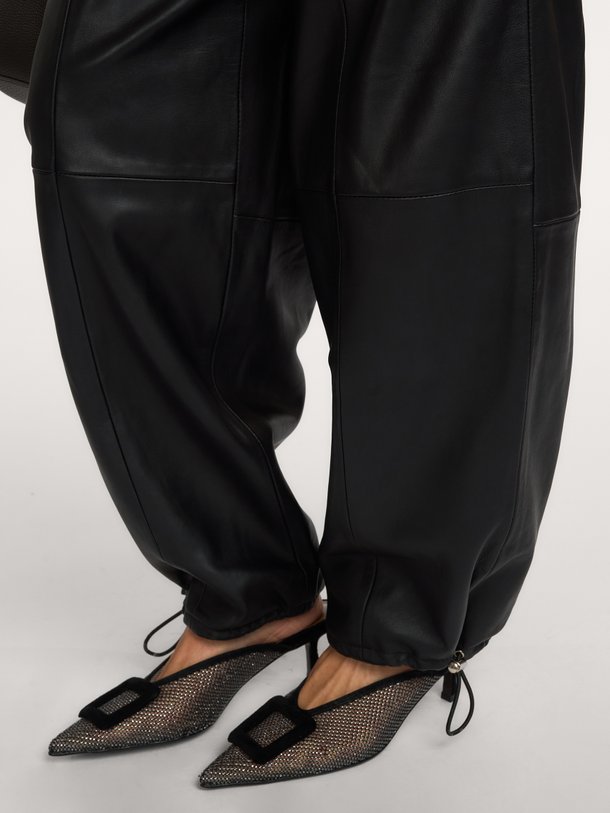 Aluka, lederen broek