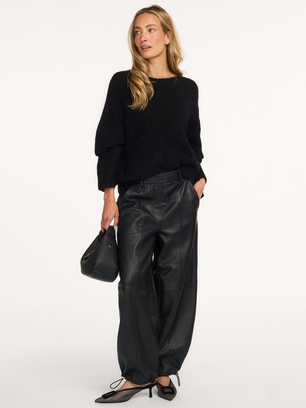 Aluka, lederen broek